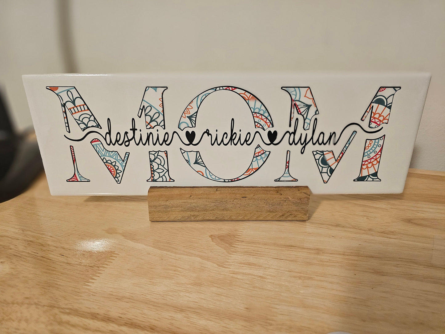 Personalised Mom Sign with Stand, Customizable Tiles with kids names, Gift- Birthday christmas Mother's day -Accent Piece - keepsake - Decor