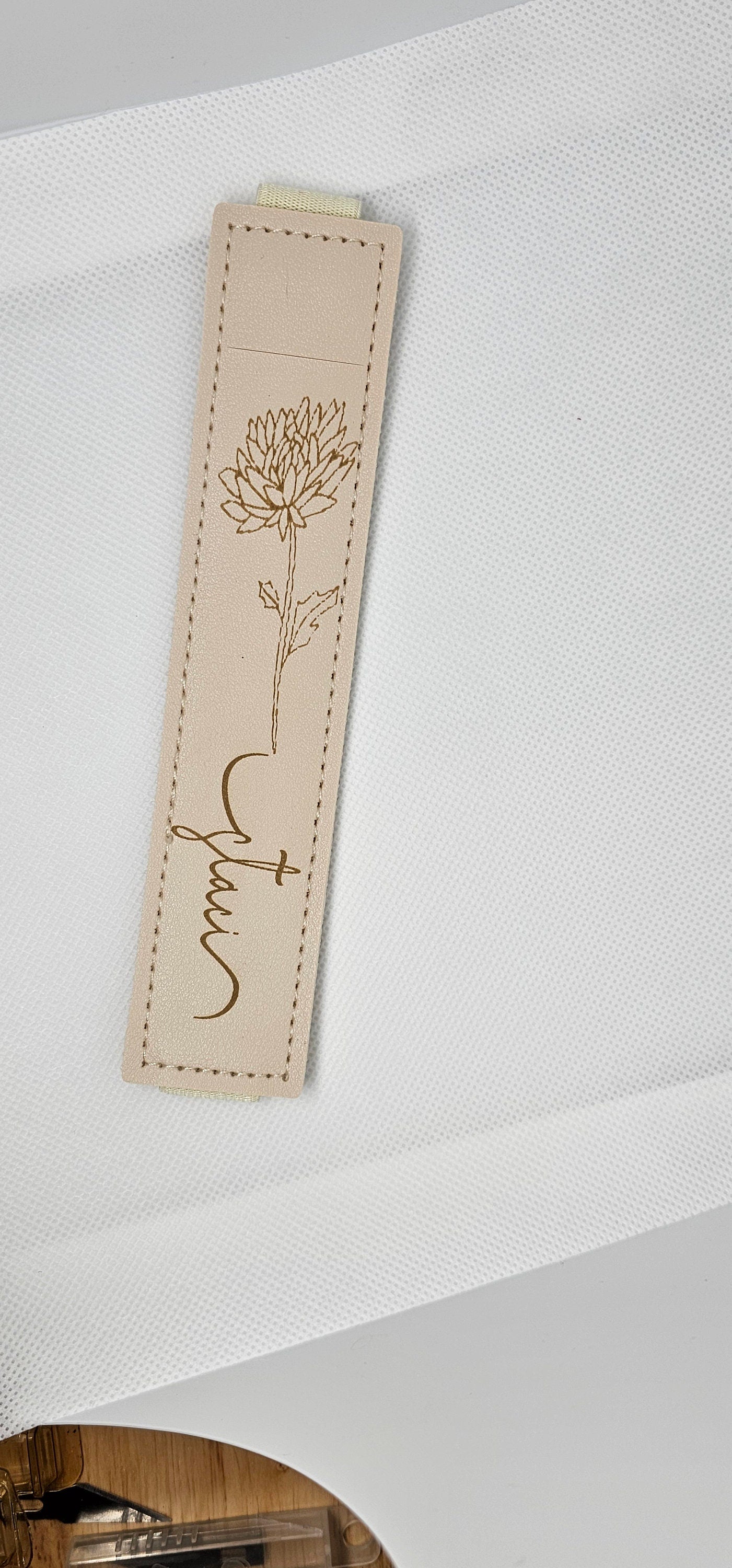 Stylus Holder, Pen Holder, Chic Personalized Faux Leather with elastic band to go around any ipad tablet, teacher gift, coworker gift