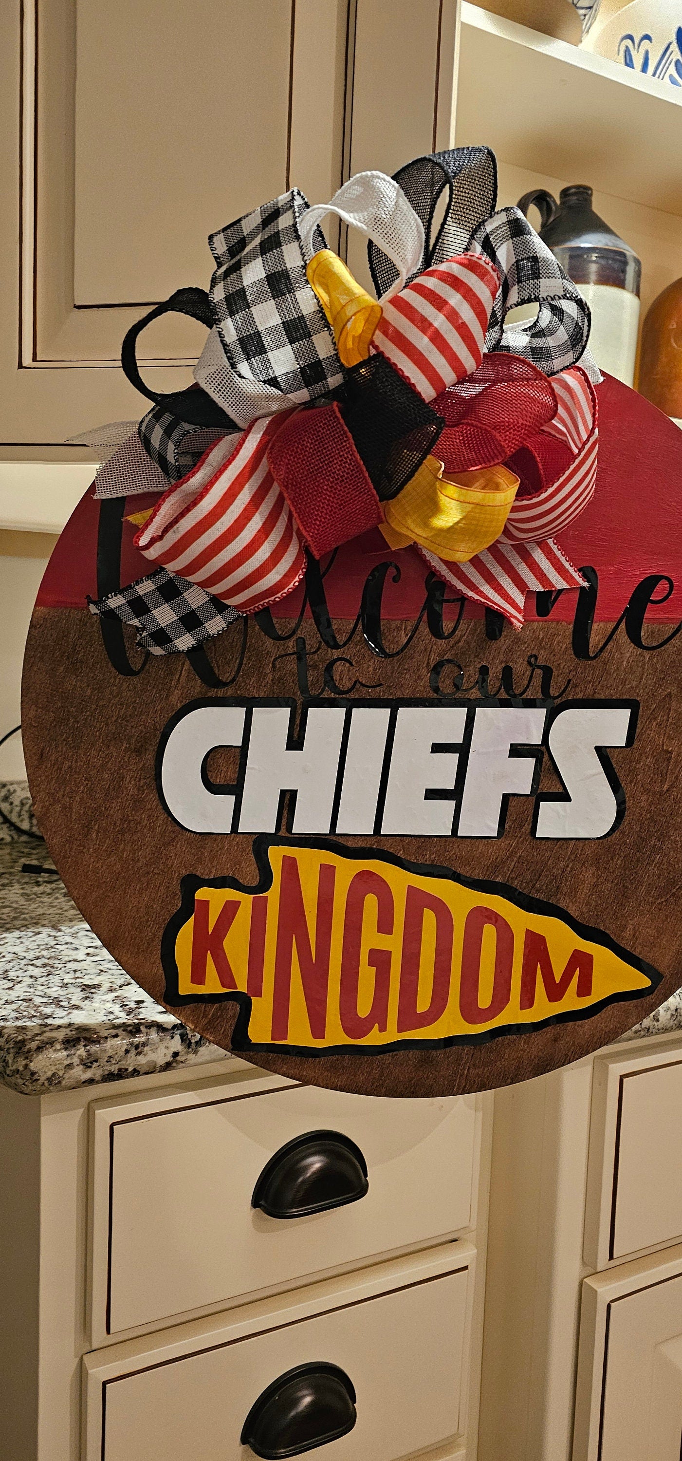 Kansas City Chiefs Welcome Sign Door Hanger Chiefs Vinyl Design with a Giant Bow, 2 styles Gift for Chiefs Fan