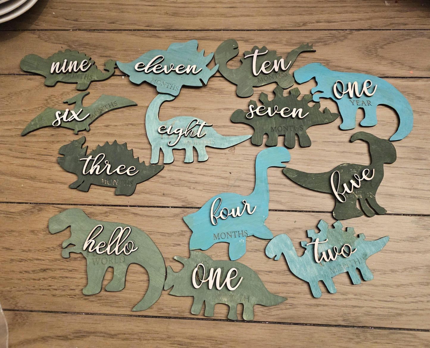 Dinosaur shaped Monthly Milestones, 3D Wooden dinosaurs babies first year Newborn to 1 Year