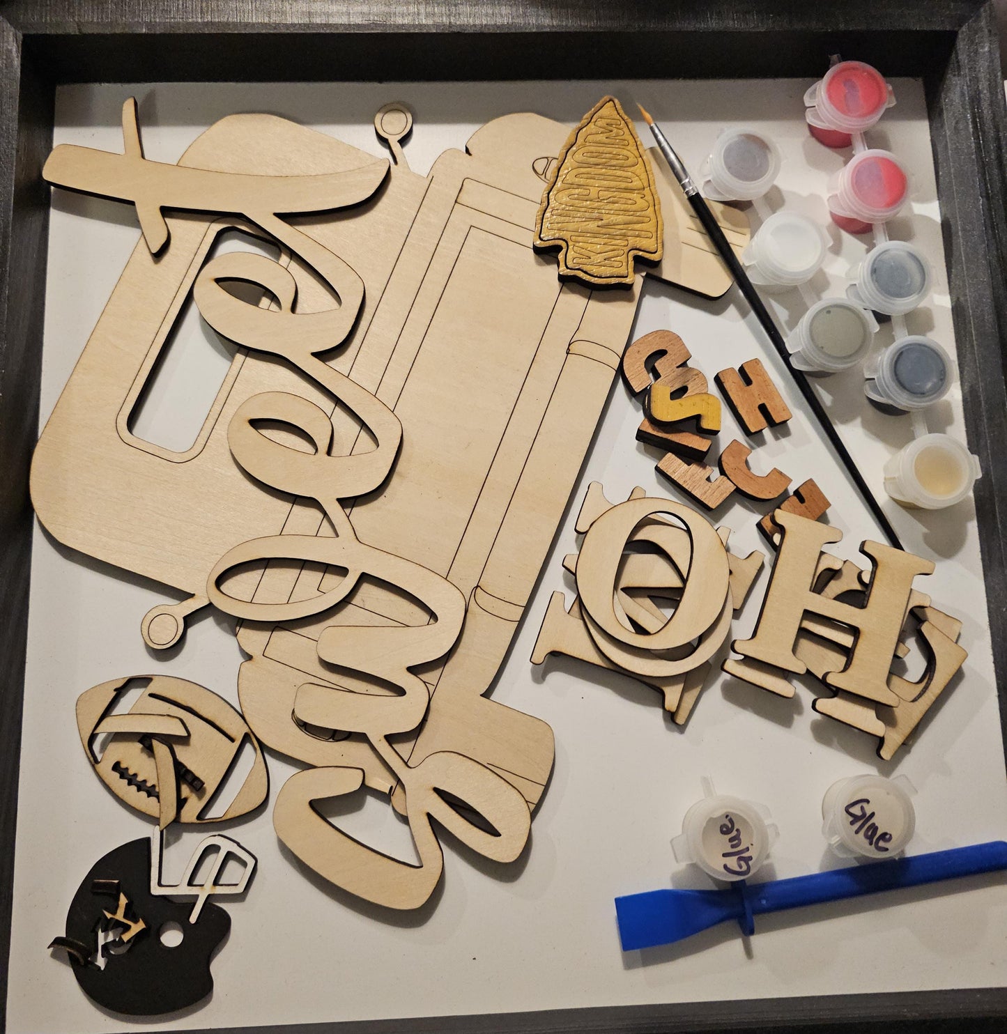 KC Chiefs Door Hanger Craft Kit, DIY Door Hanger, Welcome Sign Craft Kit Wooden Cutouts