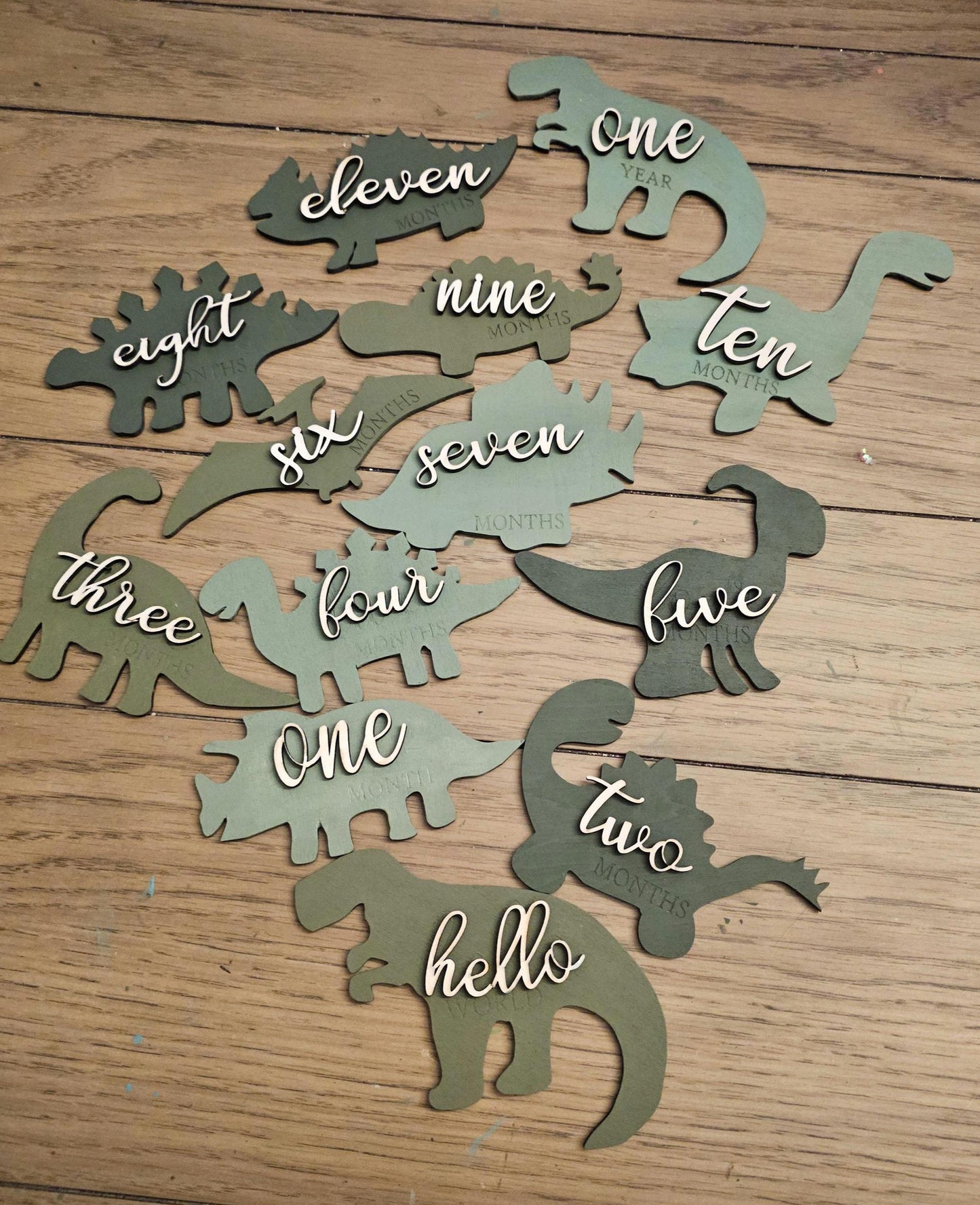 Dinosaur shaped Monthly Milestones, 3D Wooden dinosaurs babies first year Newborn to 1 Year
