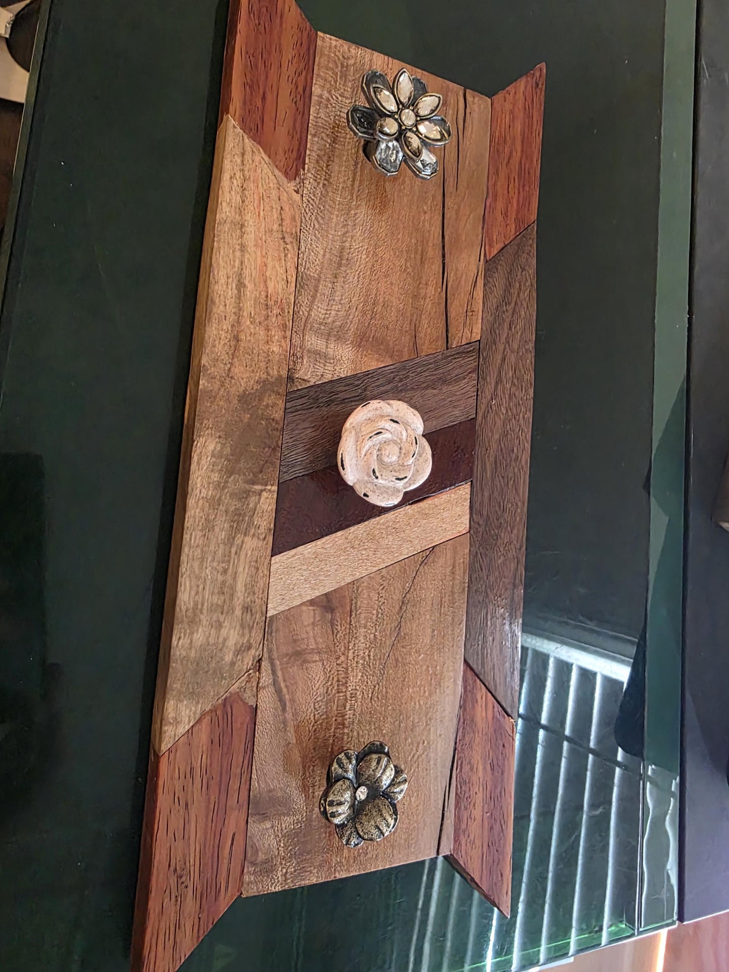 Custom Wood Key Holder with Antique Knobs - Rustic Wall Mount Organizer for Keys & Small Items, Handmade Gift Decor