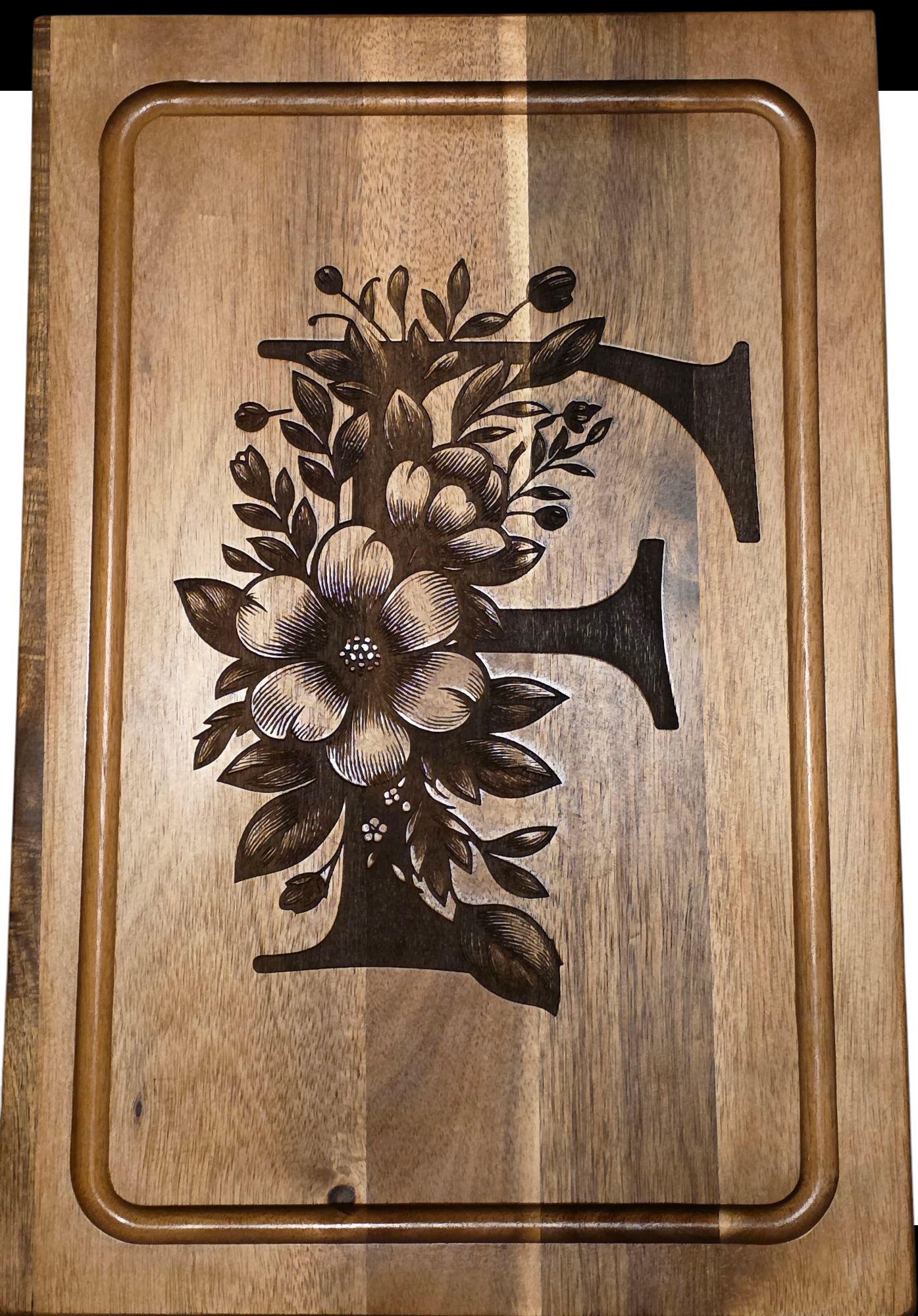 Personalized Cutting Board in Acacia Wood, Built in handles, Perfect for an avid chef or occasional cook
