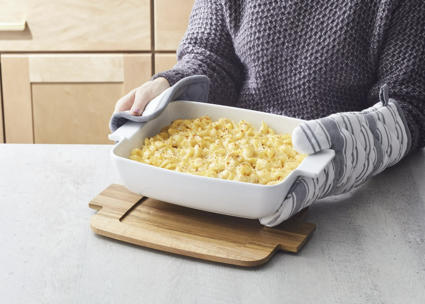 Personalized Casserole Dish, Acacia Oven to Table Serve ware 13.39 x 9.06 x 3.39 in