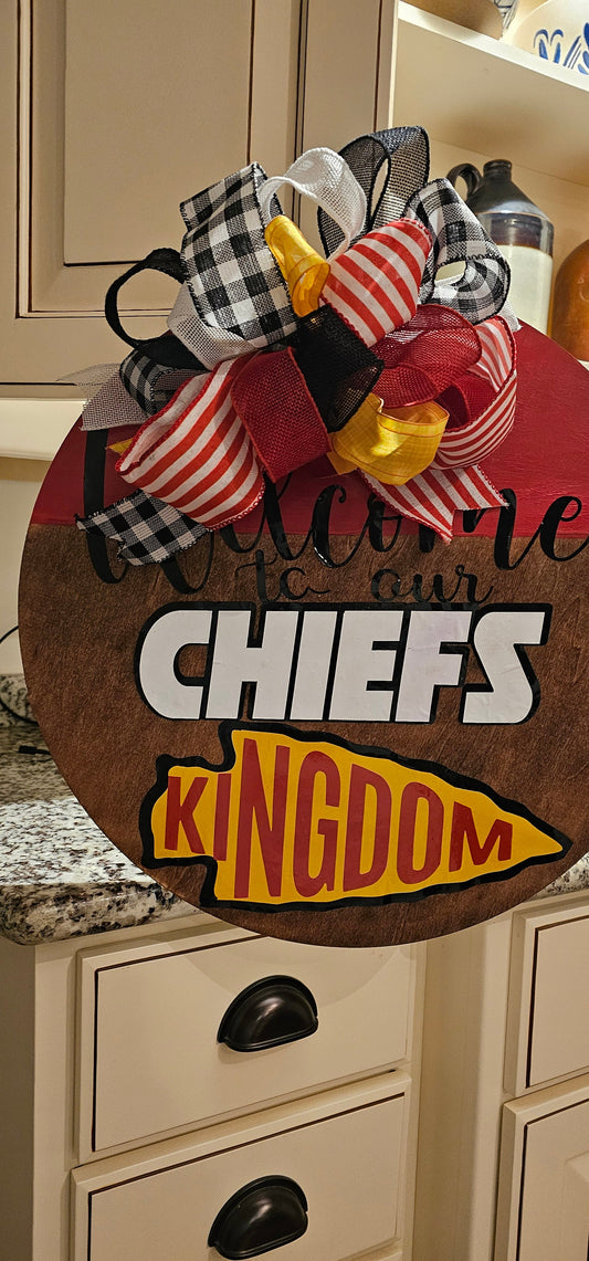 Kansas City Chiefs Welcome Sign Door Hanger Chiefs Vinyl Design with a Giant Bow, 2 styles Gift for Chiefs Fan