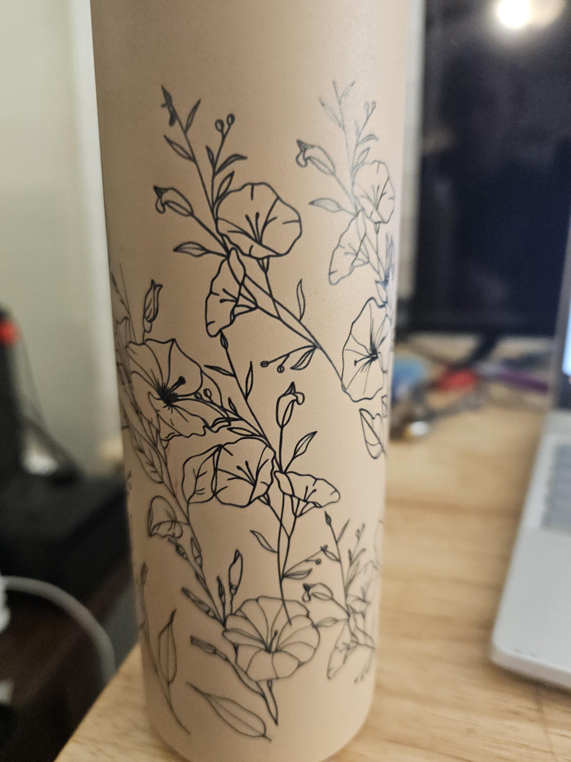 Personalized Insulated Stainless Steel Vacuum Flask with Custom Wildflower Engraving – Leakproof Hot Liquid Bottle, Gift for Her