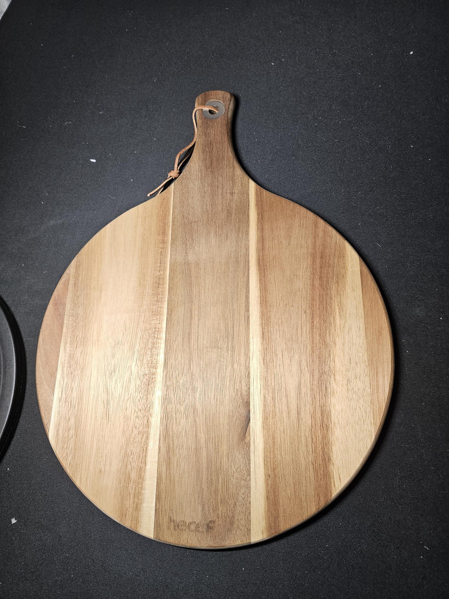 Round Charcuterie Board, 12inches, Handle, Personalized Design engraved in Acacia Wood, Pizza Serving Board, Cheese Board, Cutting Board