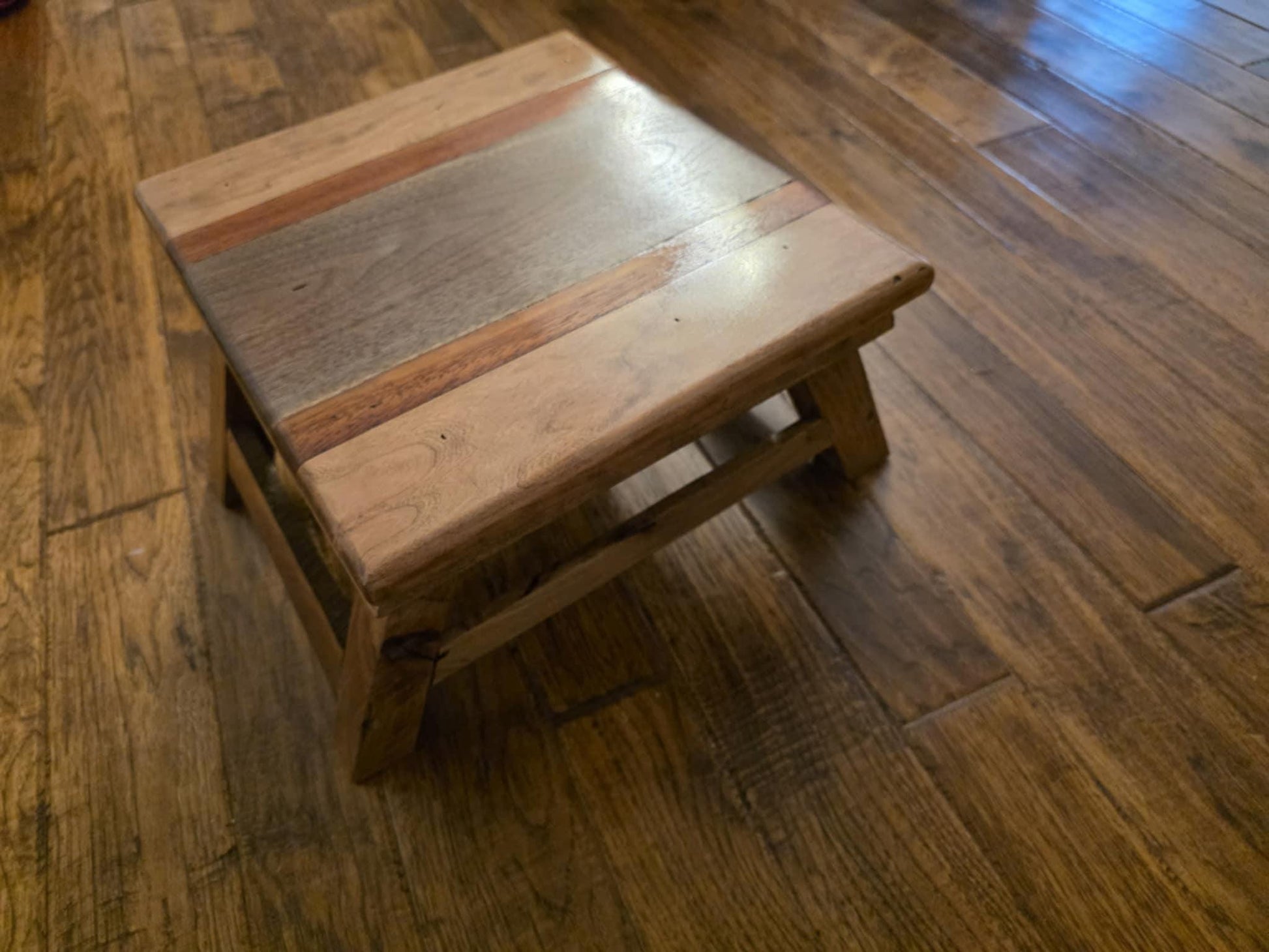Handmade Wooden Stools in Walnut, Padauk, Maple & Pecan, Durable Seating for Living Room, Unique Gift for Wood Lovers