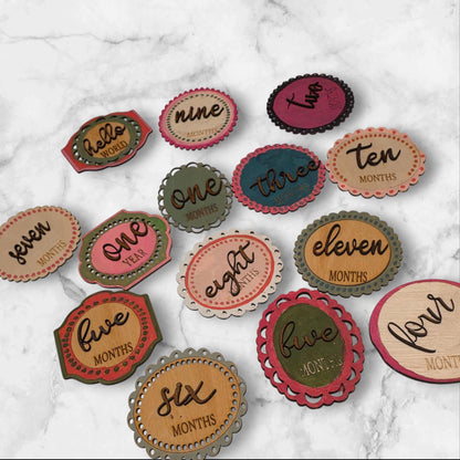 Baby Monthly Milestone Frame, Lace Photo Prop for Girls Newborn to 1 Year 3D Wooden Scalloped Edge Baby Pictures