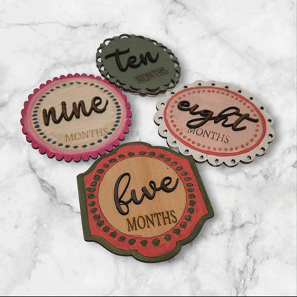 Baby Monthly Milestone Frame, Lace Photo Prop for Girls Newborn to 1 Year 3D Wooden Scalloped Edge Baby Pictures