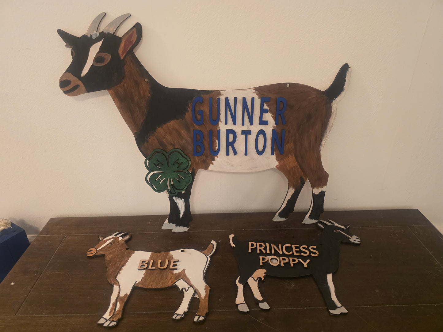 Custom 4-H FFA Livestock Show Sign – Animal Pen Nameplate - Wooden County Fair Livestock Display